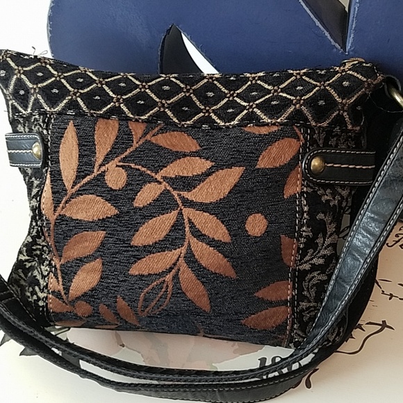 Fossil Leather and Cloth Purse - Picture 2 of 8